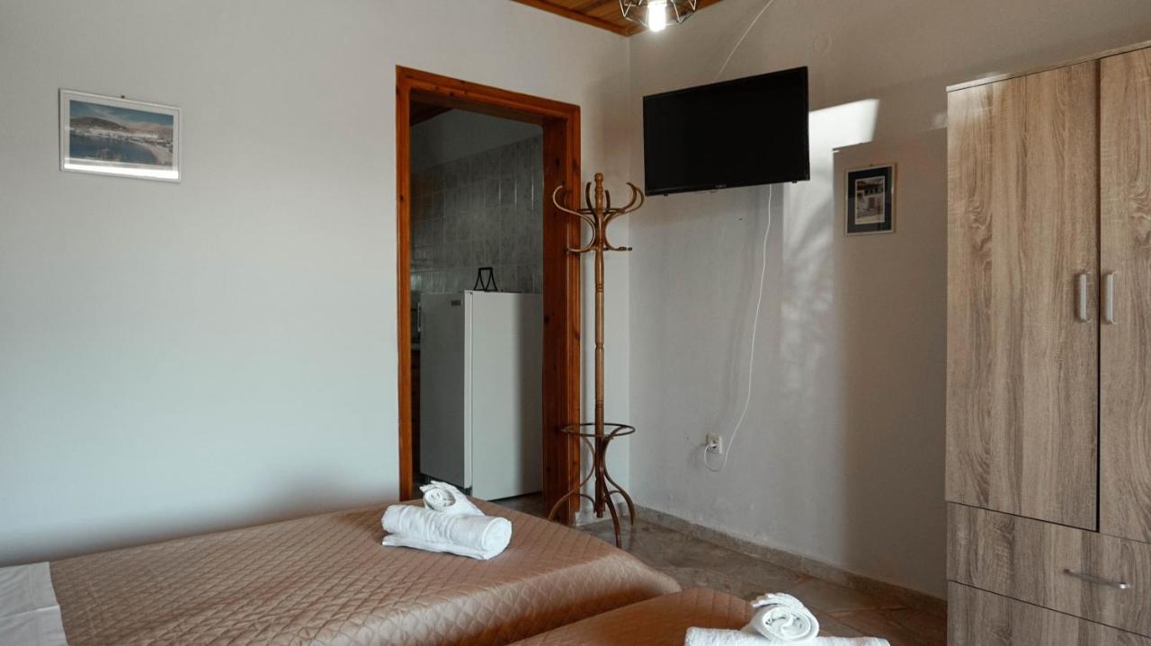 Soula Rooms Kini Exteriör bild